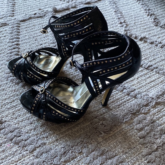 STEVE MADDEN Black and gold studs 😍 - Picture 3 of 4